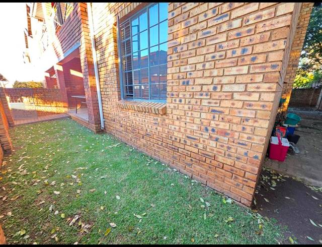 2 BEDROOM PROPERTY TO RENT IN GOLF PARK